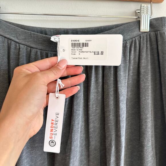 Sundry for Evereve Tiered Pull On Midi Skirt Pigment Soft Black L NWT - Picture 4 of 9